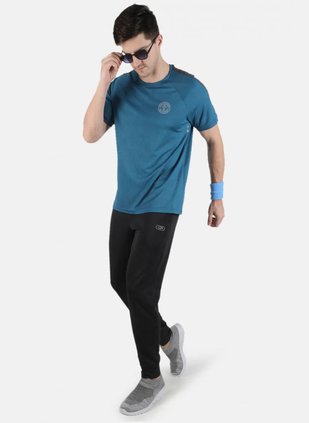 Men Blue Plain Round Neck T-Shirt