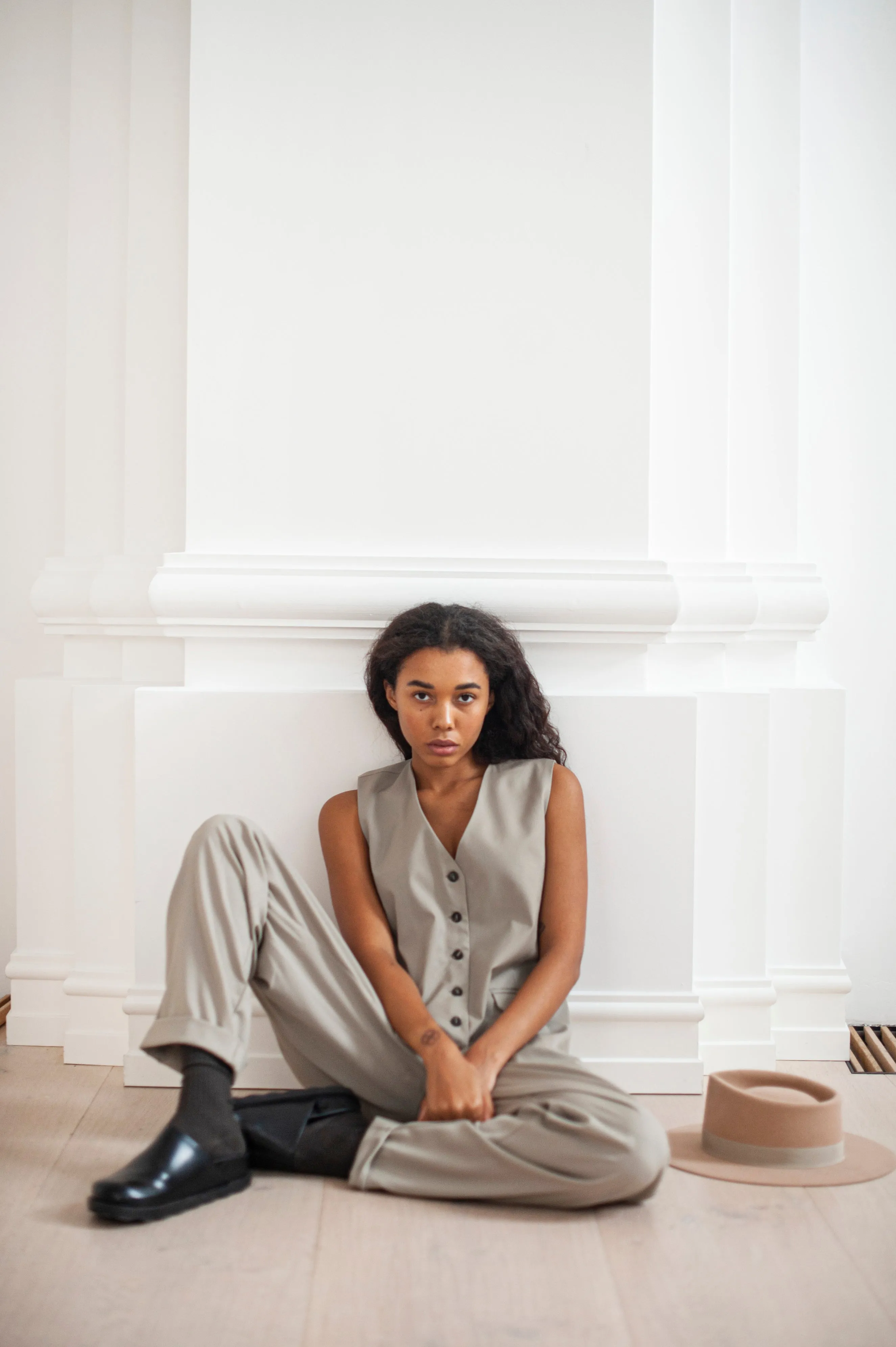 Women's high-rise tapered-leg wool pants